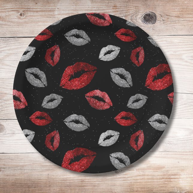 Plato De Papel Valentines Red Silver Glitter Lips on Black  (Subido por el creador)
