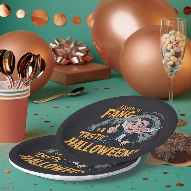 Plato De Papel Vampiro cómico tiene una Halloween colorida (Multi)