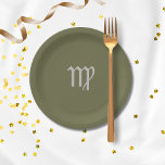 Plato De Papel Virgo Zodiac - Olivo<br><div class="desc">Placas de papel con símbolo Virgo Zodiac en color Olive (6A6A45 ) fondo . Diseño sencillo y a la moda de Alma Wad.</div>