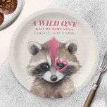 Plato De Papel Wild One Mohawk Raccoon Baby Shower<br><div class="desc">Un roca salvaje inspirado en el rollo y la ducha de bebé en un bosque con racco bebé con mohawk rosa y corazón sobre un ojo.</div>