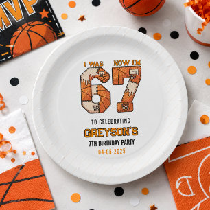 Plato De Papel Yo tenía 6 años, ahora tengo 7 Baloncesto – Cumple