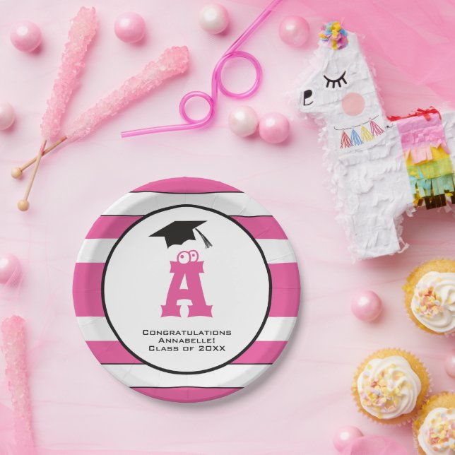 Plato personalizado de papel rosa para graduada (Fiesta)