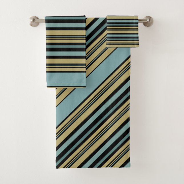 Plato rayado de oliva verde oliva, negro y gris de (In situ)