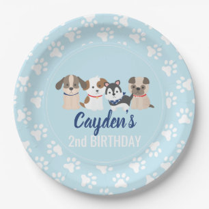 Platos de cumpleaños de cachorro con huellas de pa