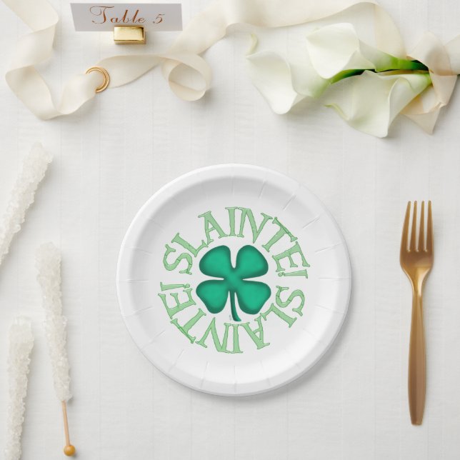 Platos de papel blanco sencillos (Boda)