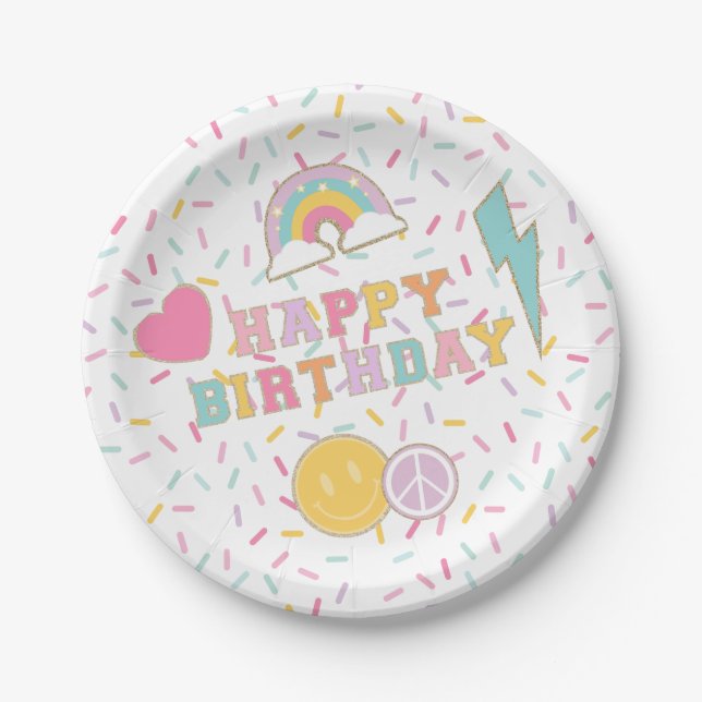 Platos de papel de cumpleaños con letra Preppy Pat (Anverso)