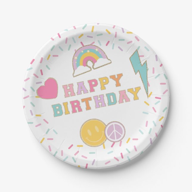 Platos de papel de cumpleaños con letra Preppy Pat (Anverso)
