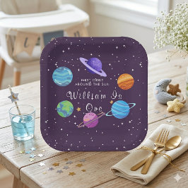 Platos de papel de cumpleaños del espacio personal