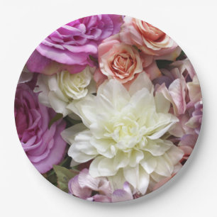Platos de papel florales con dalias y rosas