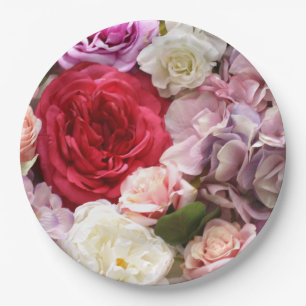 Platos de papel florales con rosas e hydrangeas