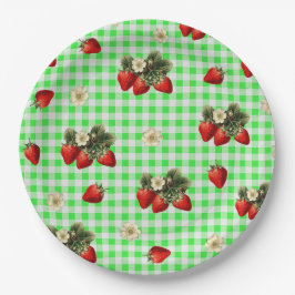Platos de papel lindos con fresas y cuadros verdes