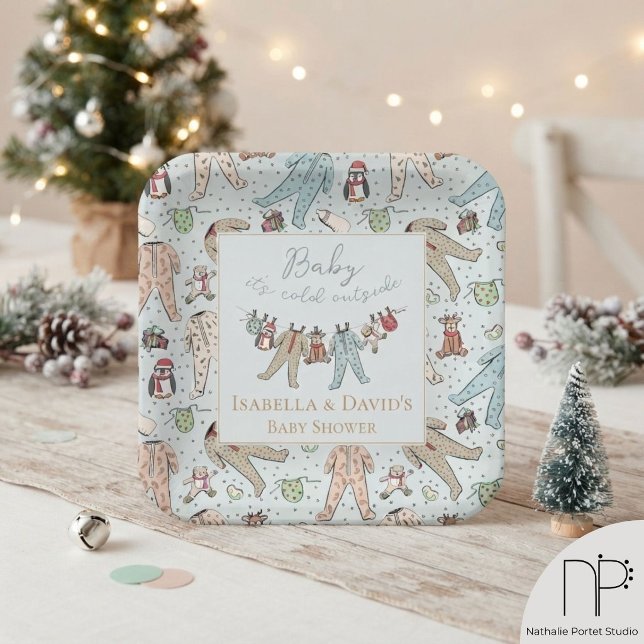 Platos de papel para baby shower de invierno (These winter baby shower paper plates feature hand-drawn illustrations for festive party styling.)