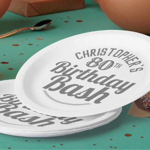 Platos de papel para la celebración del cumpleaños