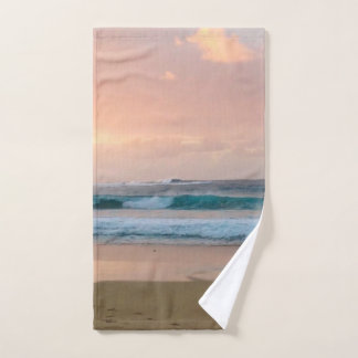 Playa del atardecer y océano
