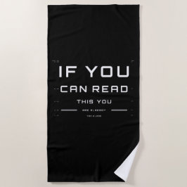 Playa Examen de la vista demasiado cercano en la toalla