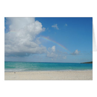 Playa y arco iris de Bahamas