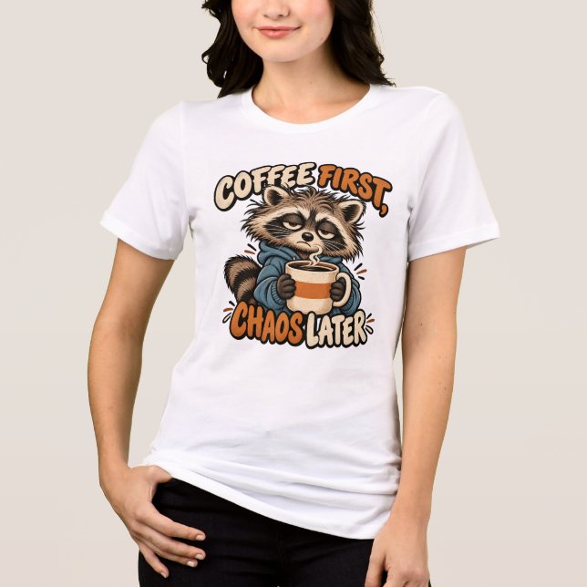 Playera Café Primero Caos Después – Mapache Divert (Anverso)
