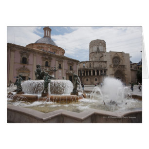 Plaza De La Virgin y Basilica De Virgen