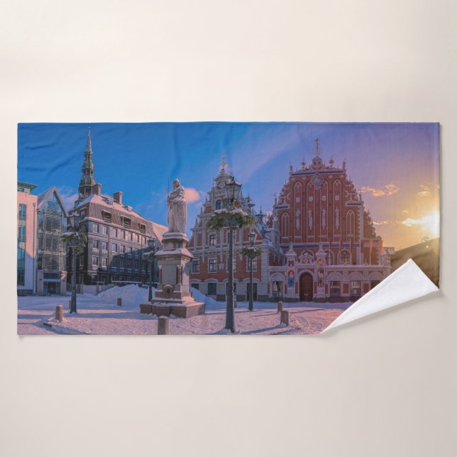 Plaza del ayuntamiento de Riga en invierno (Toalla de baño)