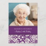 Plum Damask Photo 90th Birthday Party Invitaciones<br><div class="desc">Personalizado foto 90th invitaciones a la fiesta de cumpleaños en elegantes tonos morados oscuros,  crema y blanco clásico de damasco floral. Añade tu nombre,  foto y detalles del fiesta para una invitación única y elegante a la fiesta de cumpleaños.</div>