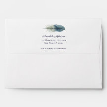 Pluma de color gris gris azul dibujada por la mano