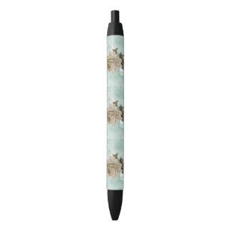 Pluma de marfil del negro del corazón de las