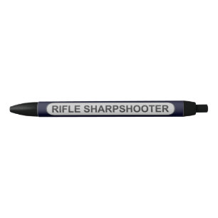 Pluma del buen tirador del rifle