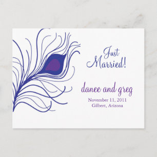 Pluma del pavo real de la invitación de la boda