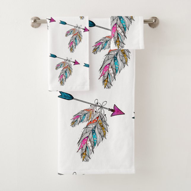 plumas ornamentales de estilo boho colgando (In situ)