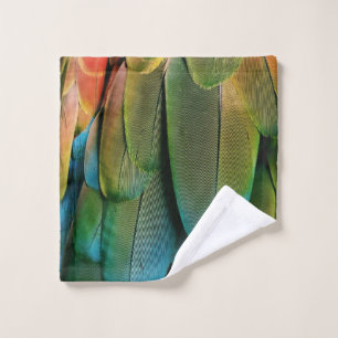 plumas verdes y azules