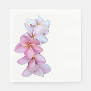 Plumeria en la servilleta de papel rosa