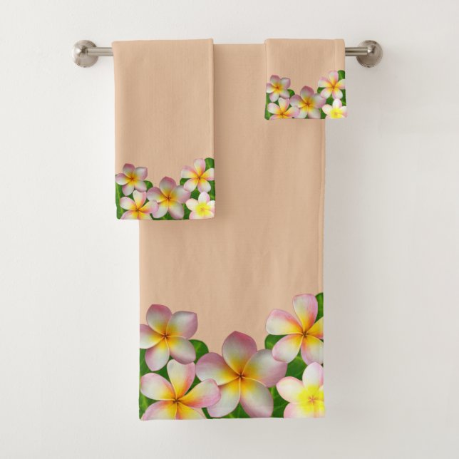 Plumeria Flowers on Champagne Beige Bath Towel Set (In situ)