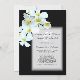 Plumeria sobre la invitación a la boda en Hawái Ne