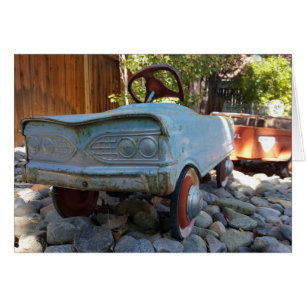 Poco camión azul del pedal