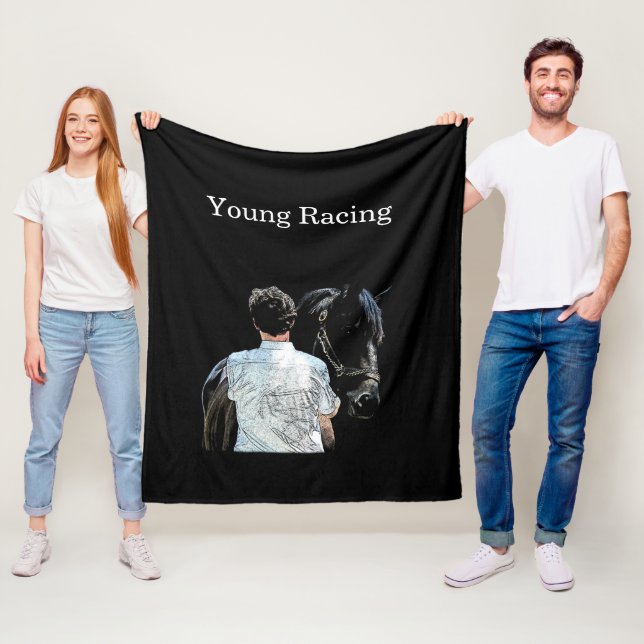 Polar Hombre sujeta una manta de lana oscura (In situ)