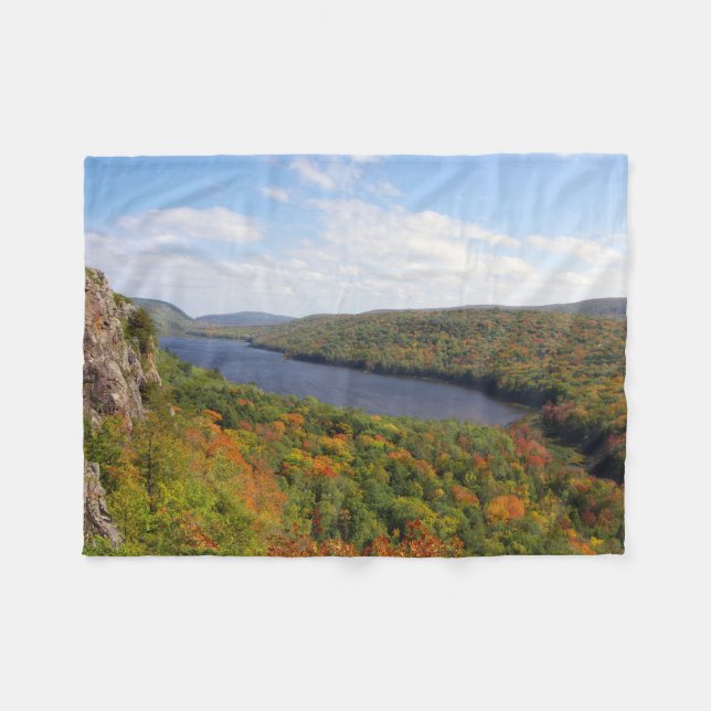 Polar Lago en la manta de las nubes (Frente (Horizontal))
