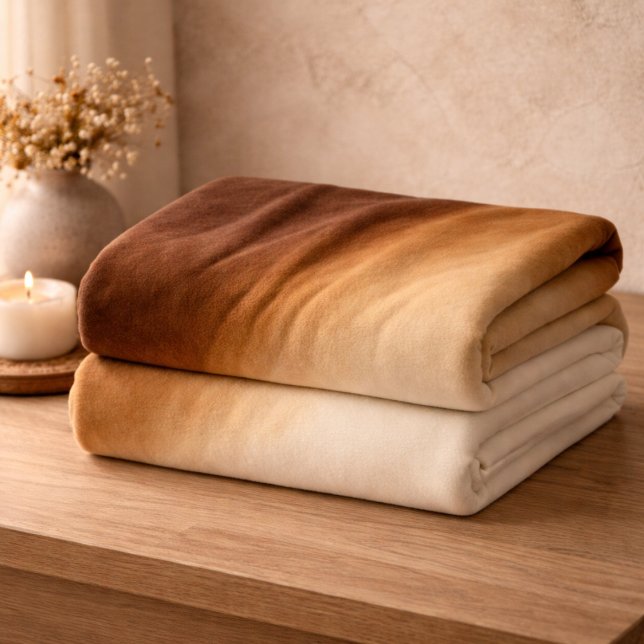 Polar Manta de felpa dorada espresso Burnished Luxe (Espresso depth and gold shimmer add a polished layer to warm, neutral evening routines.)
