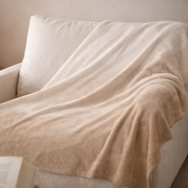 Polar Manta de felpa Taupe Ivory Horizon (A soft taupe-to-ivory gradient brings gentle contrast and layered depth to neutral spaces)