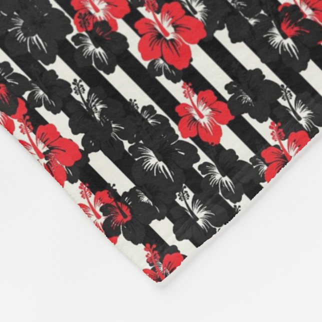 Polar Manta Floral Roja y Negra (Esquina)