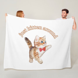 Polar solo se da el gatito alrededor de la manta