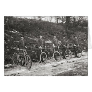 Policía en bicicleta y motocicleta, 1915. Foto ant