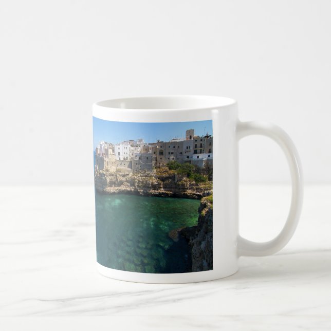 Polignano una taza de la yegua (Derecha)