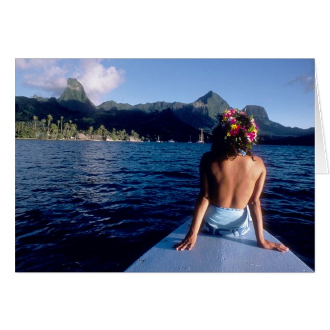 Polinesia Francesa, Moorea. Mujer disfrutando de l (Anverso (Horizontal))