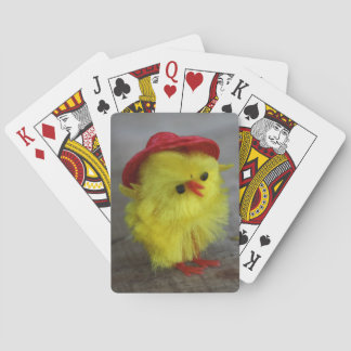 Pollo De Pascua En Gorra Rojo Jugando Cartas Idea 