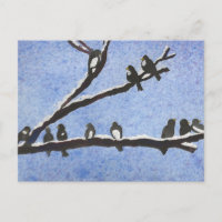 Pollos en la tarjeta postal de las ramas nevadas