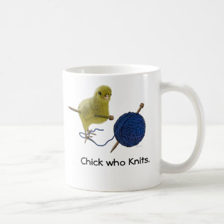 Polluelos que taza de café de punto