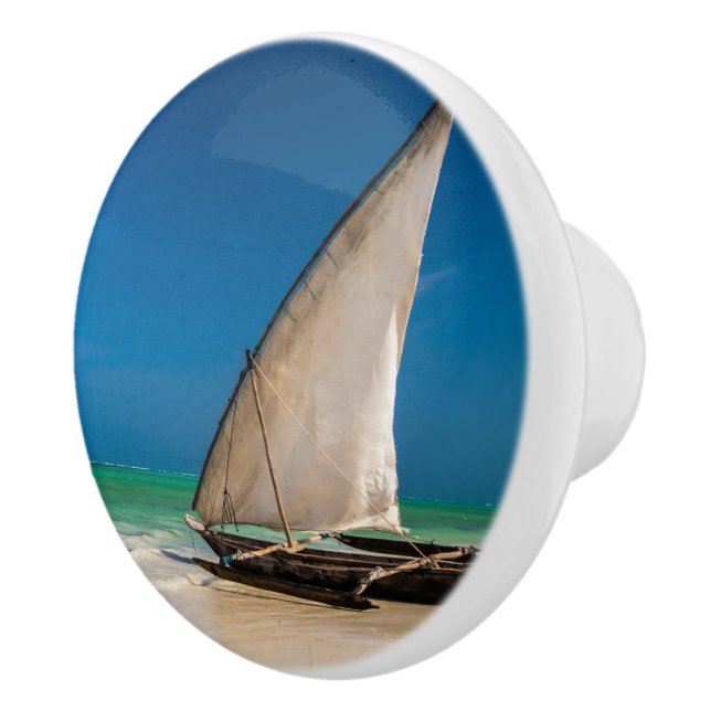 Pomo De Cerámica Barco de pesca tradicional en la playa (Derecha)