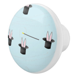 Pomo De Cerámica Bunny en un gorra con varita mágica azul