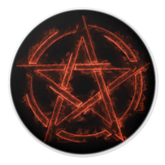 Pomo De Cerámica Burning Pentagram on Black Background