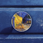 Pomo De Cerámica Cafe Terrace en Night Vincent van Gogh<br><div class="desc">Un pomo de cerámica con la pintura al óleo post-impresionista de Vincent van Gogh (1853-1890),  Cafe Terrace at Night (1888). Creado en Arles,  Francia frente a una popular cafetería en la calle Du Palais. Una vibrante escena de la ciudad por la noche.</div>